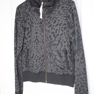lululemon jacket 6